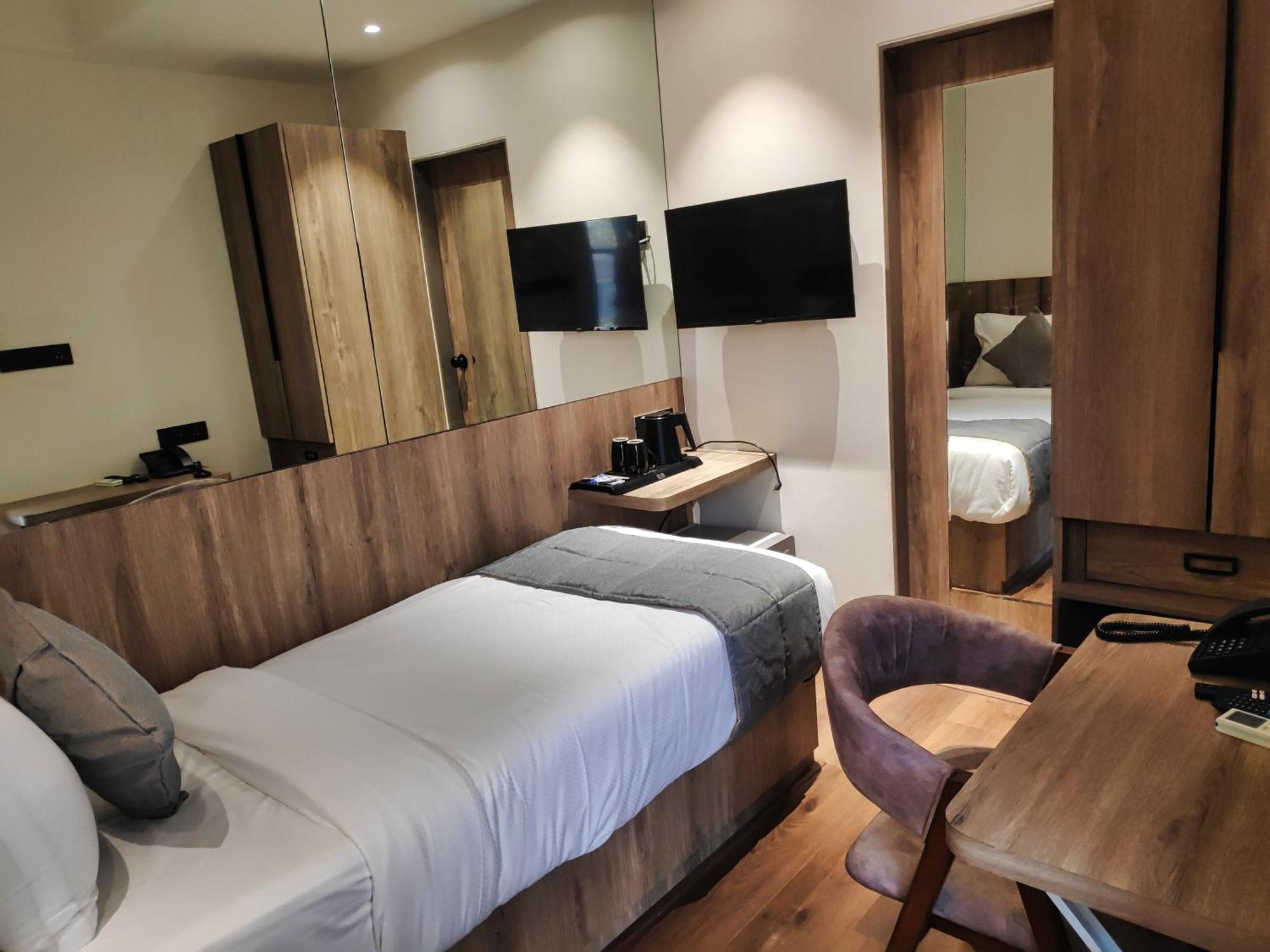 Maxxvalue Hotel Midc - Andheri مومباي المظهر الخارجي الصورة