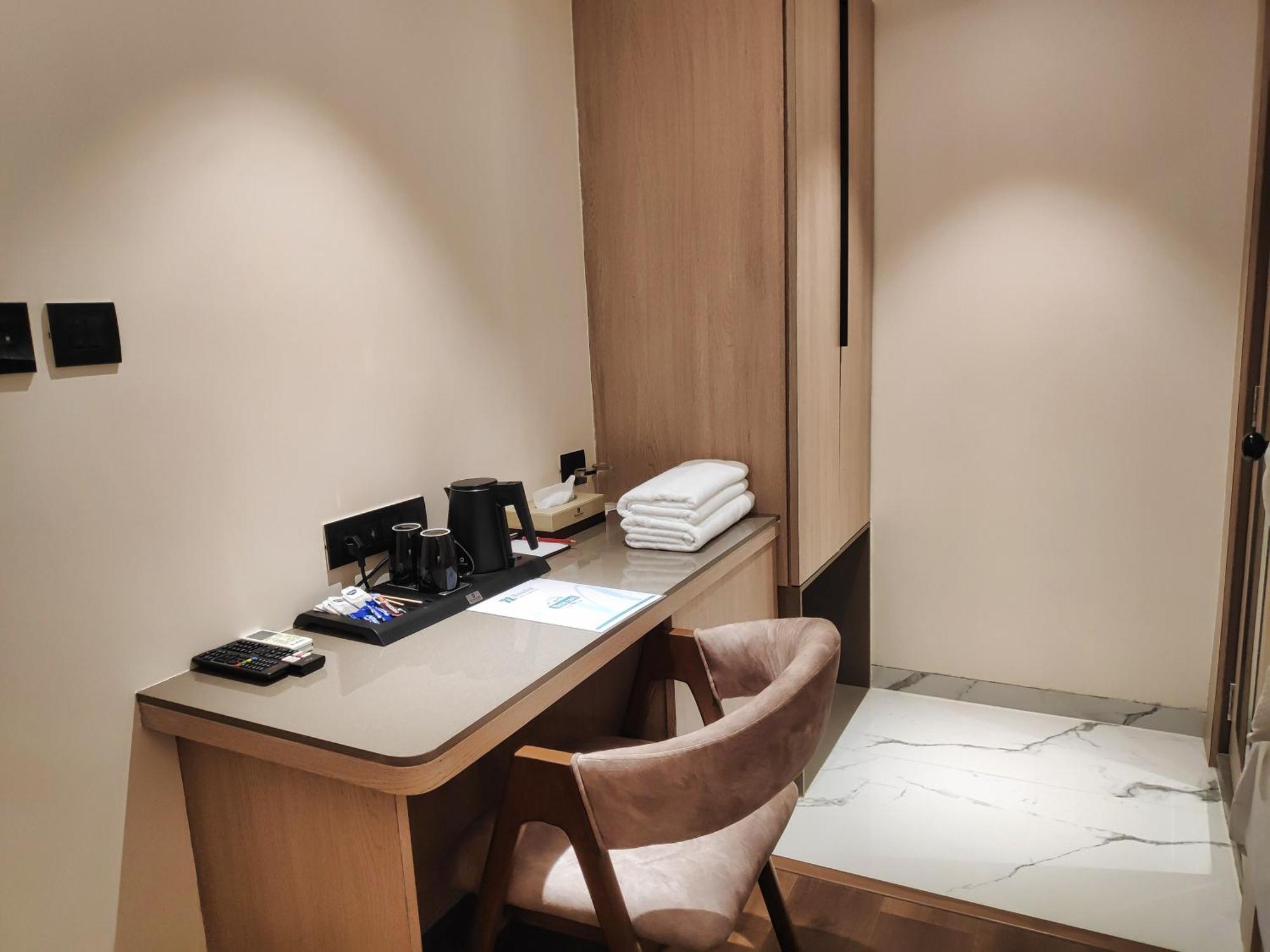Maxxvalue Hotel Midc - Andheri مومباي المظهر الخارجي الصورة